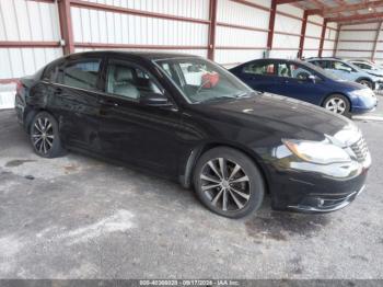  Salvage Chrysler 200