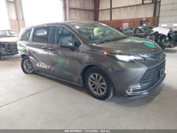  Salvage Toyota Sienna