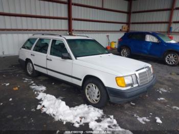  Salvage Mercedes-Benz 300