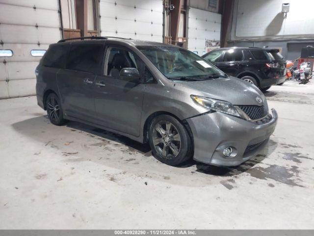  Salvage Toyota Sienna