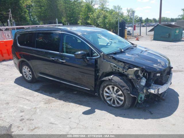  Salvage Chrysler Pacifica