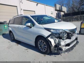  Salvage Toyota Sienna