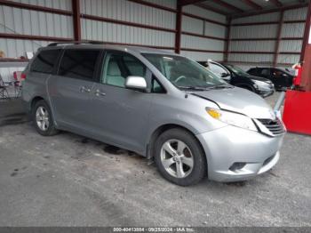  Salvage Toyota Sienna