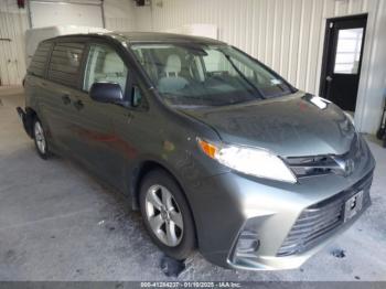  Salvage Toyota Sienna