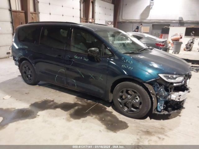  Salvage Chrysler Pacifica