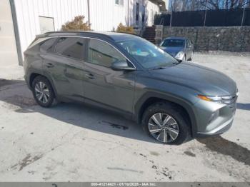  Salvage Hyundai TUCSON