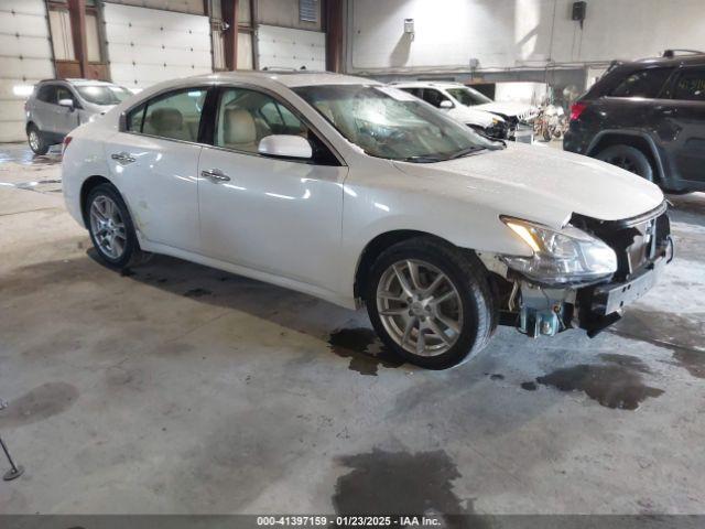  Salvage Nissan Maxima
