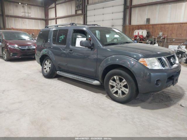  Salvage Nissan Pathfinder