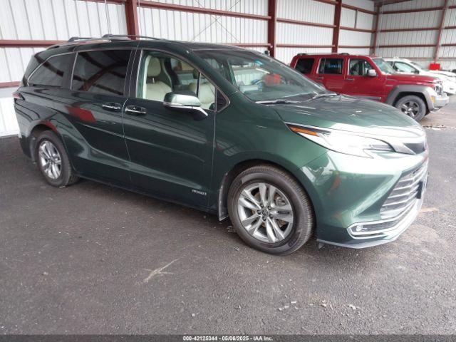  Salvage Toyota Sienna