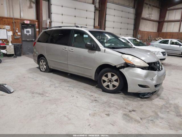  Salvage Toyota Sienna