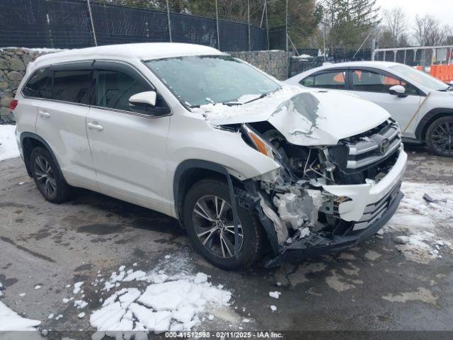  Salvage Toyota Highlander
