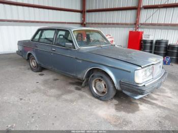  Salvage Volvo 244