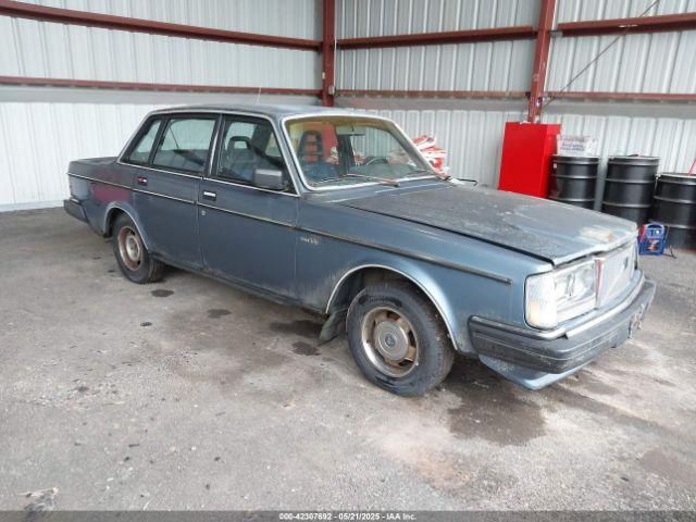 Salvage Volvo 244