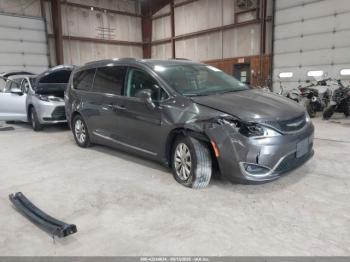  Salvage Chrysler Pacifica