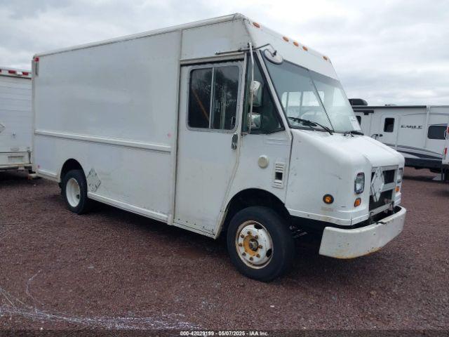  Salvage Freightliner Chassis