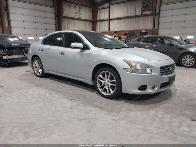  Salvage Nissan Maxima