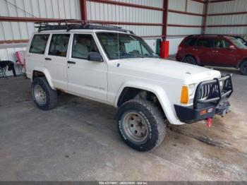  Salvage Jeep Cherokee