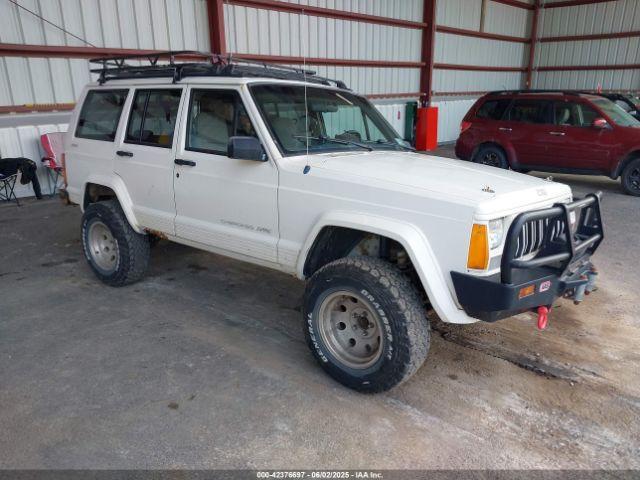  Salvage Jeep Cherokee