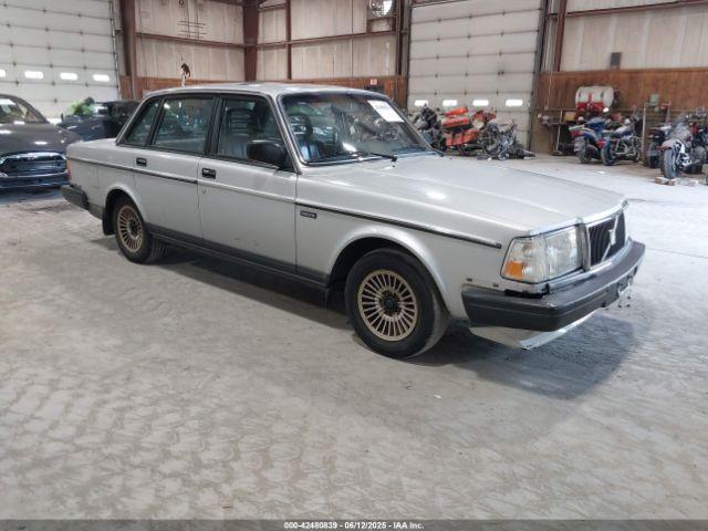  Salvage Volvo 244