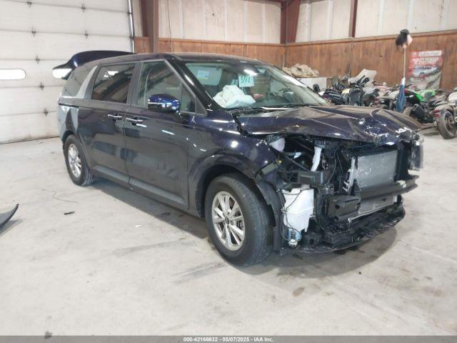  Salvage Kia Carnival