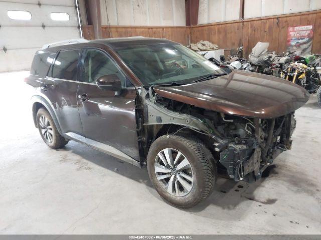  Salvage Nissan Pathfinder