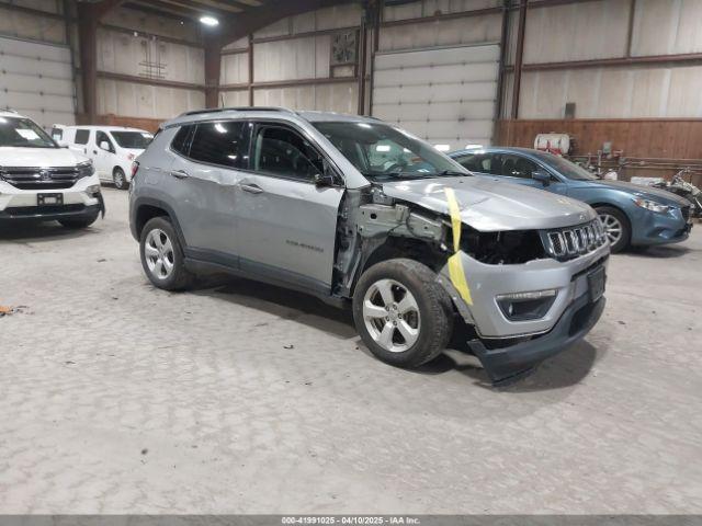  Salvage Jeep Compass