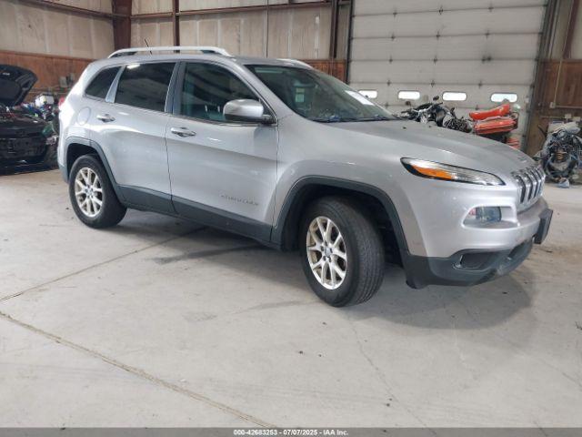  Salvage Jeep Cherokee