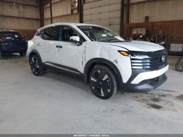  Salvage Nissan Kicks