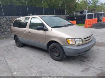  Salvage Toyota Sienna