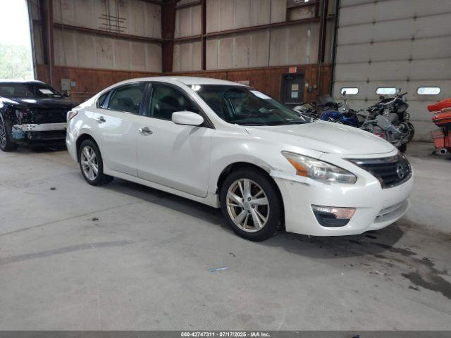  Salvage Nissan Altima
