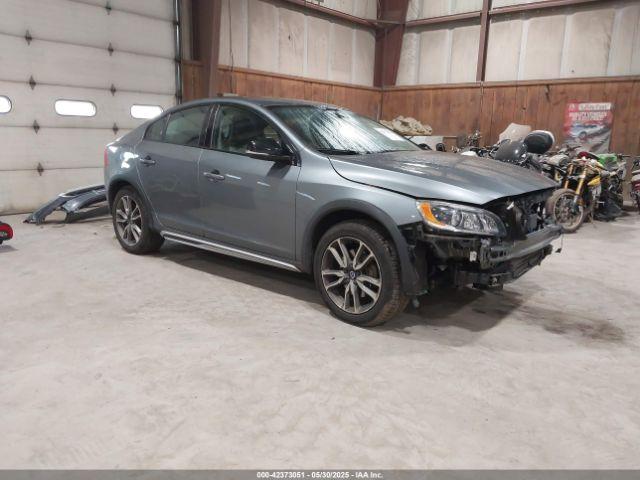  Salvage Volvo S60 Cross Country