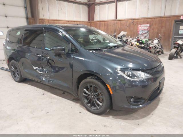  Salvage Chrysler Pacifica