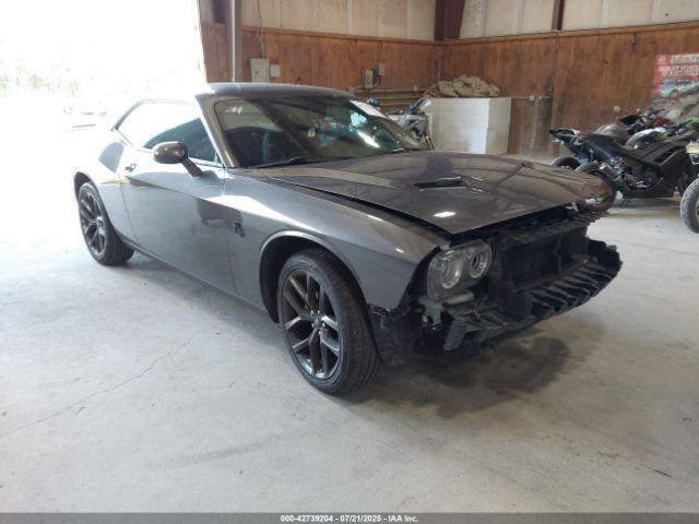  Salvage Dodge Challenger