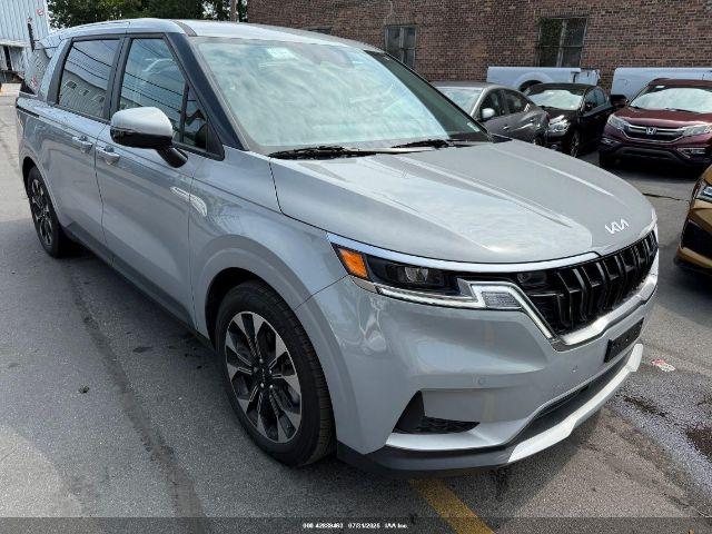  Salvage Kia Carnival
