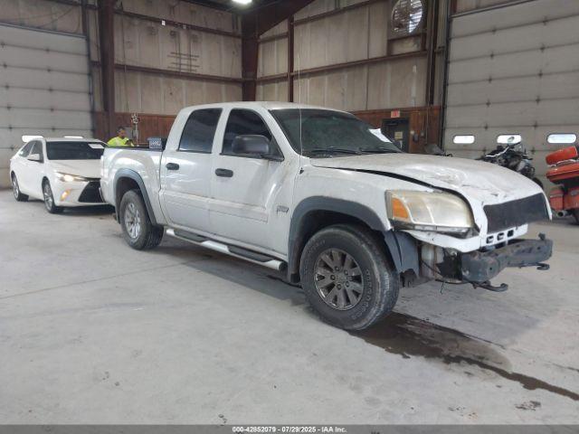  Salvage Mitsubishi Raider