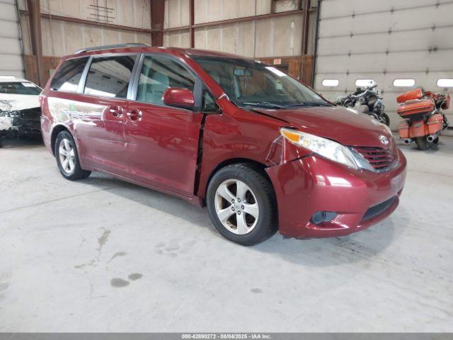  Salvage Toyota Sienna
