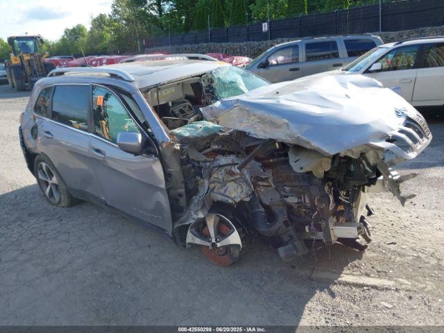  Salvage Jeep Cherokee