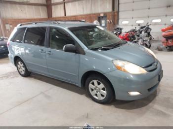  Salvage Toyota Sienna