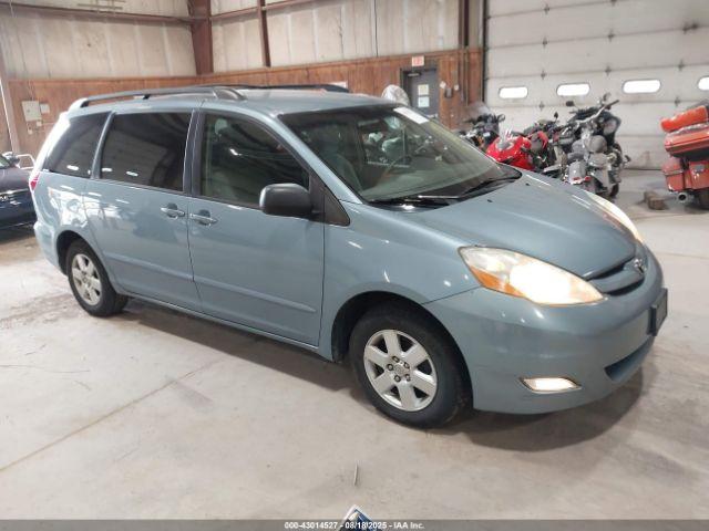  Salvage Toyota Sienna