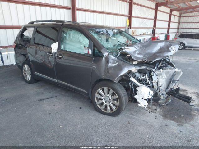  Salvage Toyota Sienna