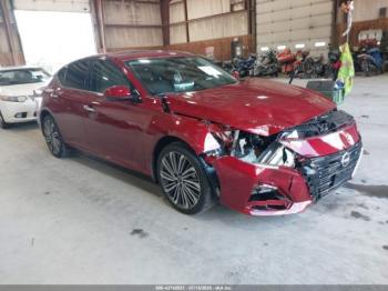  Salvage Nissan Altima