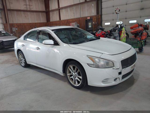  Salvage Nissan Maxima