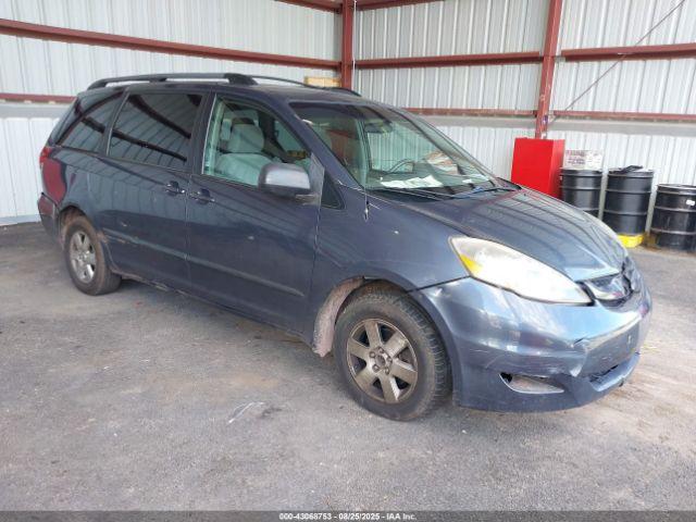  Salvage Toyota Sienna