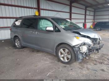  Salvage Toyota Sienna
