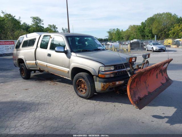  Salvage Chevrolet Silverado 2500