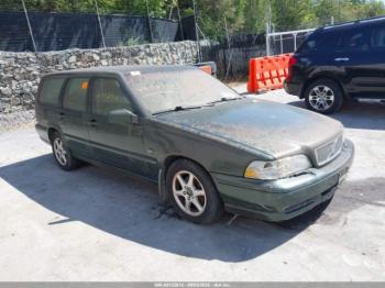  Salvage Volvo V70