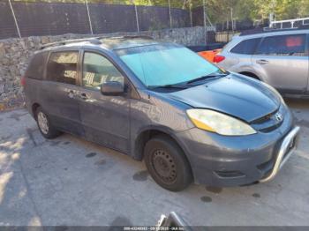  Salvage Toyota Sienna