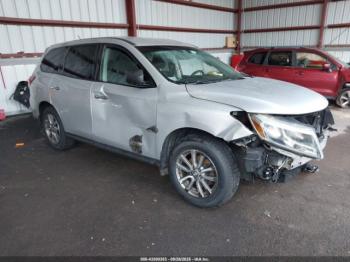  Salvage Nissan Pathfinder