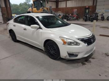  Salvage Nissan Altima