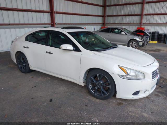  Salvage Nissan Maxima